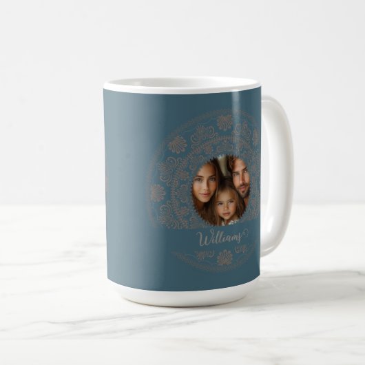 Personalisiertes Familienportrait Gold Rokoko Mand Kaffeetasse (VorderseiteRechts)