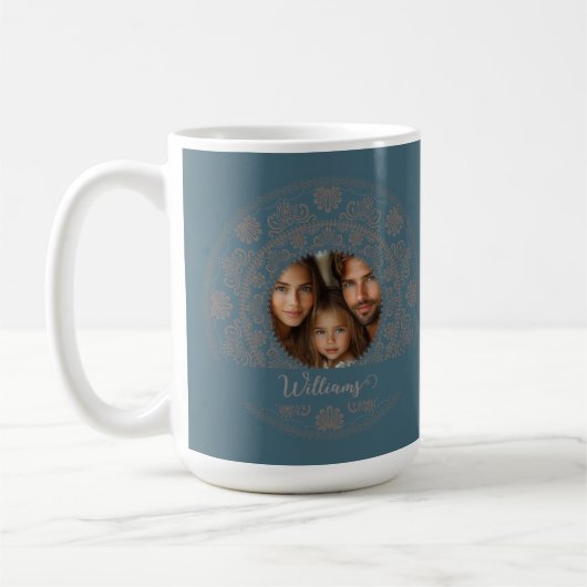 Personalisiertes Familienportrait Gold Rokoko Mand Kaffeetasse (Links)