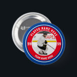 Personalisiertes Family Blue Red Team Eishockey Button<br><div class="desc">Sei der größte Hockey-Fan mit kundenspezifischen Hockeyknöpfen im Stil und in den Farben offizieller Hockey-Jerseys. Erstellen Sie Ihre eigenen personalisierten Hockeyschaltflächen mit Fotos jedes Teammitglieds. Fügen Sie den Namen, das Jahr und die Hockey-Jersey-Nummer des Vereins hinzu. Ideal für Hockey-Mamas, Väter oder Familienmitglieder, die während eines Hockeyspiels in der Jugend zu...</div>