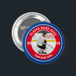 Personalisiertes Family Blue Red Team Eishockey Button<br><div class="desc">Sei der größte Hockey-Fan mit kundenspezifischen Hockeyknöpfen im Stil und in den Farben offizieller Hockey-Jerseys. Erstellen Sie Ihre eigenen personalisierten Hockeyschaltflächen mit Fotos jedes Teammitglieds. Fügen Sie den Namen, das Jahr und die Hockey-Jersey-Nummer des Vereins hinzu. Ideal für Hockey-Mamas, Väter oder Familienmitglieder, die während eines Hockeyspiels in der Jugend zu...</div>