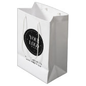 Personalisiertes Firmenlogo  | Individuelles Gesch Mittlere Geschenktüte (Vorderseite Schrägansicht)