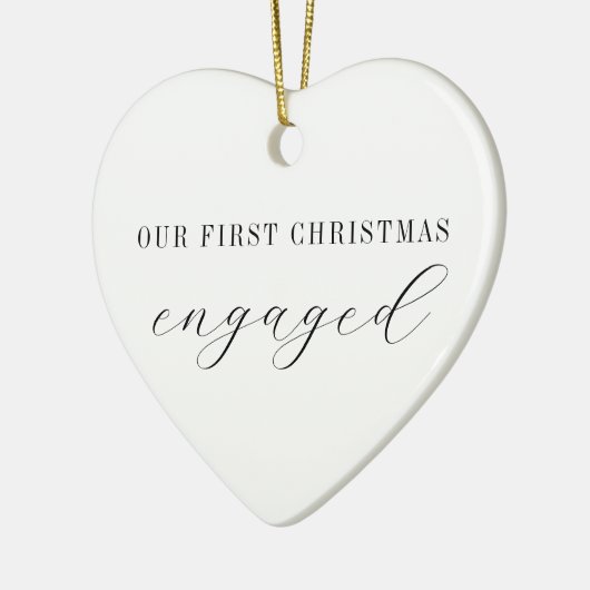 Personalisiertes First Christmas Verlobtes Foto Keramik Ornament (Links)