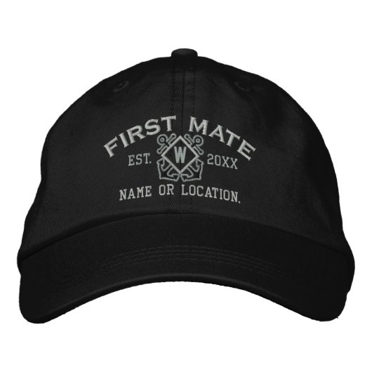 Personalisiertes First Mate Nautical Monogram & mo Bestickte Kappe (Vorderseite)