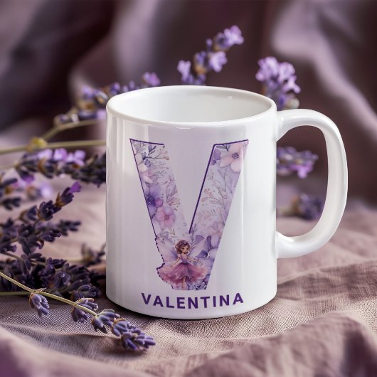Personalisiertes Flieder-Fee-Monogramm V Kaffeetasse