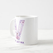 Personalisiertes Flieder-Fee-Monogramm V Kaffeetasse (Vorderseite Links)