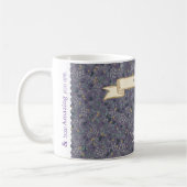 Personalisiertes florales Monogramm A lila mit ein Kaffeetasse (Links)