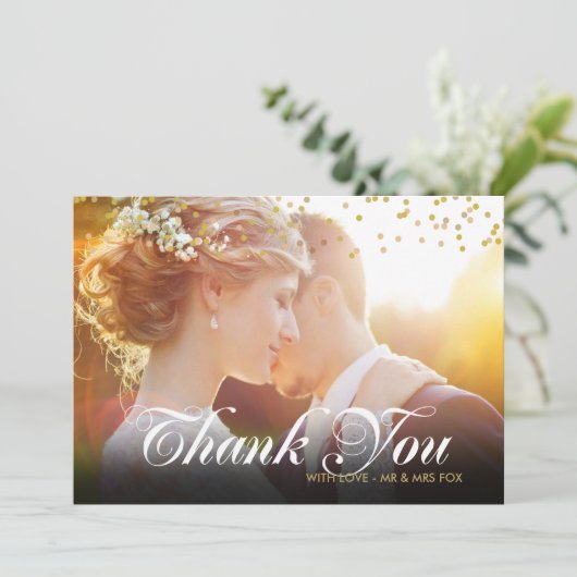 Personalisiertes Foto Gold Confetti Script Vielen Dankeskarte (Stehend Vorderseite)