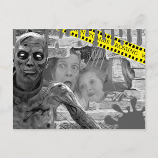 Personalisiertes Foto Halloween hinter der Mauer g Postkarte