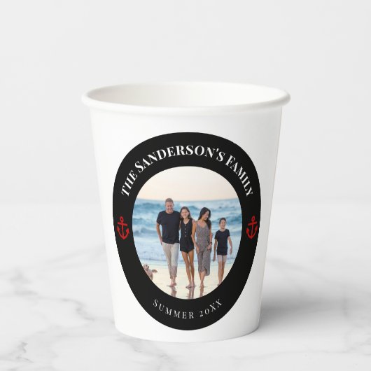 Personalisiertes Foto im Schwarzen Kreis mit roter Pappbecher (Rückseite)