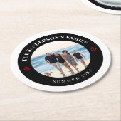 Personalisiertes Foto im Schwarzen Kreis mit roter Runder Pappuntersetzer (Angewinkelt)