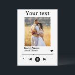 Personalisiertes Foto Jubiläum Song Feiertagskarte<br><div class="desc">Mit unseren Personalisierten Foto Jubiläumsspielkarten feiern Sie Ihren besonderen Tag! Diese Karte zeichnet sich durch ein einzigartiges Design aus, mit dem Sie den Titel und den Künstlernamen personalisieren können, was es zu einem einzigartigen Element Ihrer Beziehung macht. Aber das ist nicht alles - Sie können auch ein Foto von Ihnen...</div>