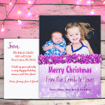 Personalisiertes Foto Lila Candy Cane Weihnachten<br><div class="desc">Fügen Sie einfach Ihre Kinder- oder Familienjunges Foto zu dieser niedlichen frohen Weihnachtspostkarte hinzu. Es ist eine süße und erschwingliche Art, Ihren Freunden und der Familie frohe Weihnachten zu sagen und sie mit einem Foto zu aktualisieren! Niedliche kleine Akzente auf der Rückseite der Postkarte wie ein lila Zuckerrohrstock, Schneeflocken und...</div>