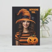 Personalisiertes Foto mit einem Halloween-Hexenhut Einladung (Stehend Vorderseite)