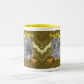 Personalisiertes Foto mit goldenen Herzen Zweifarbige Tasse (Mittel)