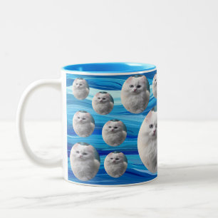 Personalisiertes Foto von Haustieren in Wavy Blue  Zweifarbige Tasse