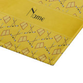 Personalisiertes gelbes Hockeynamensmuster Schneidebrett (Ecke)