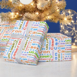Personalisiertes Geschenkpapier mit farbigen Namen