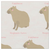 Personalisiertes Girly Capybara Muster auf hellros Stoff (Nahaufnahme)