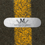 Personalisiertes Golf Ball Muster Name Monogramm A Skateboard<br><div class="desc">Personalisiertes Golfballmuster Name Monogram Alter könnte ein großartiges Design für Sie sein und es kann ein großartiges Geschenk für Ihre Golfer Freund,  Familienmitglieder oder andere Leute sein.</div>