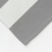 Personalisiertes Grau, korallenrote Fleecedecke (Ecke)