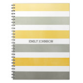 Personalisiertes graues und gelbes Streifen-Muster Notizblock (Vorderseite)