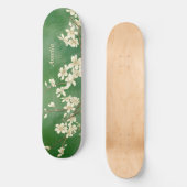 Personalisiertes Green Spring White Blume Skateboa Skateboard (Vorderseite)