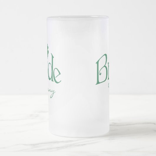 Personalisiertes grünes Kleeblatt Bride Beer Stein Mattglas Bierglas (Mittel)