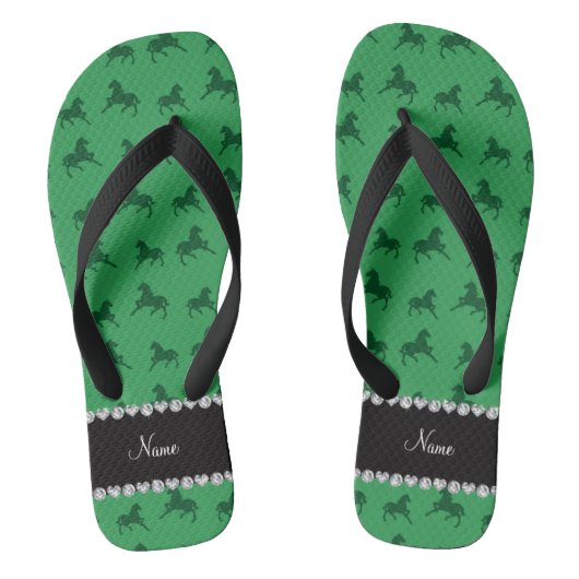 Personalisiertes grünes Pferdemuster Badesandalen (Fußbett)