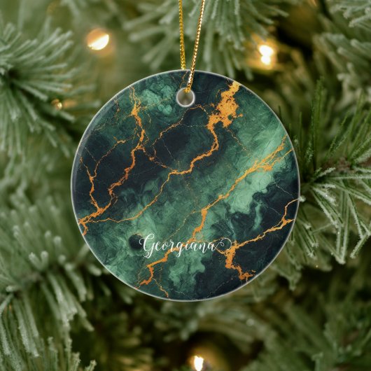 Personalisiertes Grünes und goldenes Waldmarmor Keramik Ornament (Baum)
