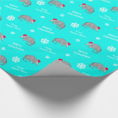 Personalisiertes Gürteltier-Weihnachten auf hellem Geschenkpapier (Ecke)