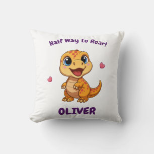 Personalisiertes Halbwegs zum ersten Dinosaurier 6 Kissen