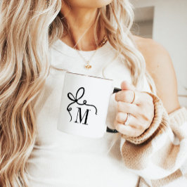 Personalisiertes handgezeichnetes Bow-Monogramm Tasse