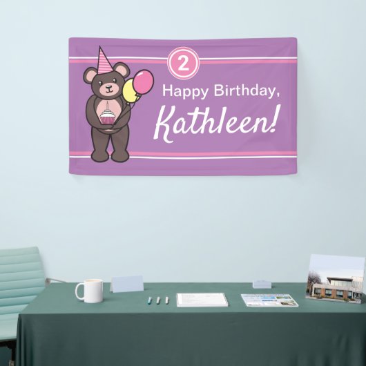 Personalisiertes Happy Birthday Teddy Bär Banner (Messeveranstaltung)