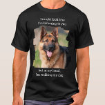 Personalisiertes Haustier Foto Funny Dog Vater T-Shirt<br><div class="desc">Wie wahr ist das? Jetzt brauchen Sie kein Wort zu sagen, lass einfach deinem Shirt, das Reden zu machen. "Ich mag aussehen, als höre ich dir zu, aber in meinem Kopf gehe ich meinen Hund spazieren". Personalisieren Sie Ihre Lieblingshunde mit Foto und Name. Jeder Hundefreund braucht einen. Perfektes Geschenk für...</div>