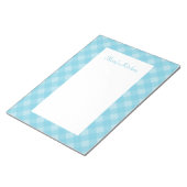 Personalisiertes Hellblau-Gingham-Notizbuch Notizblock (angewinkelt)