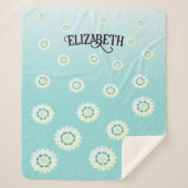 Personalisiertes hellblaues Blumenmuster Sherpadecke (Vorderseite)