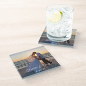 Personalisiertes HochzeitsFoto Glasuntersetzer (Schrägansicht)
