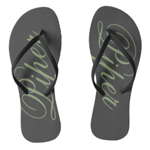 Personalisiertes Holzkohlen-Grau u. Olive drehen Badesandalen