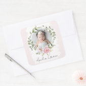 Personalisiertes Hübsch Blush Floral Baby Girl Fot Quadratischer Aufkleber (Umschlag)