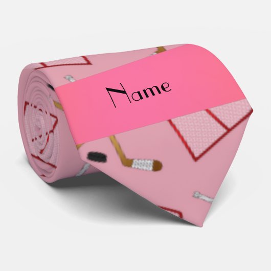 Personalisiertes hübsches rosa Hockeynamensmuster Krawatte (Gerollt)