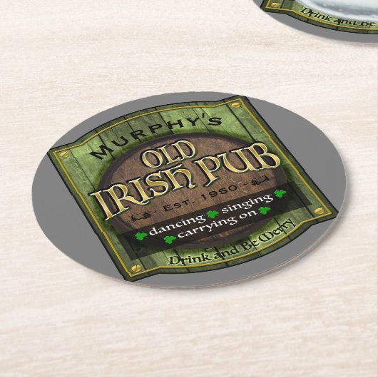 Personalisiertes irisches Pub-Zeichen Runder Pappuntersetzer (Angewinkelt)