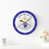 Personalisiertes kosmisches Augendesign Große Wanduhr (Zuhause)