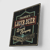 Personalisiertes Lager Bierbrauer Co Label Bar Pub Quadratische Wanduhr (Winkel)