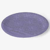 Personalisiertes Lavendelmuster Pappteller (Schrägansicht)