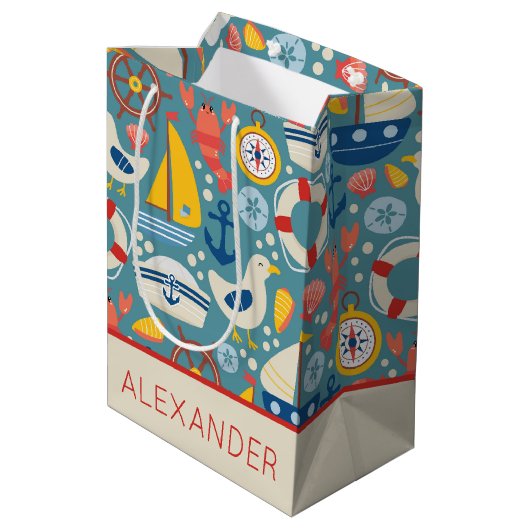 Personalisiertes Leben in der niedlichen Nautische Mittlere Geschenktüte (Rückseite Schrägansicht)