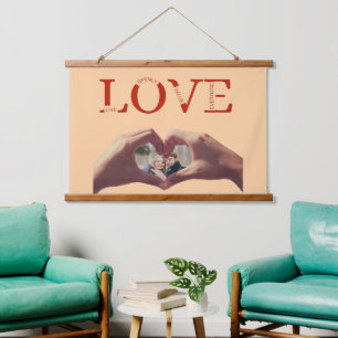 Personalisiertes Liebesakronym mit Foto Wandteppich Mit Holzrahmen