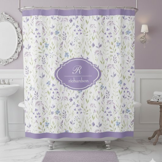 Personalisiertes lila Blumenmonogramm Duschvorhang