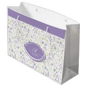 Personalisiertes lila Blumenmonogramm Große Geschenktüte (Rückseite Schrägansicht)