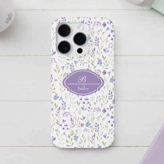Personalisiertes lila Blumenmonogramm iPhone Hülle