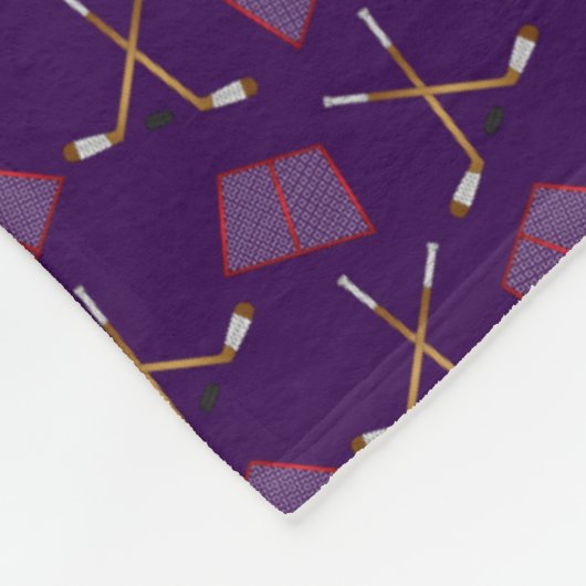 Personalisiertes lila Hockeynamensmuster Fleecedecke (Ecke)
